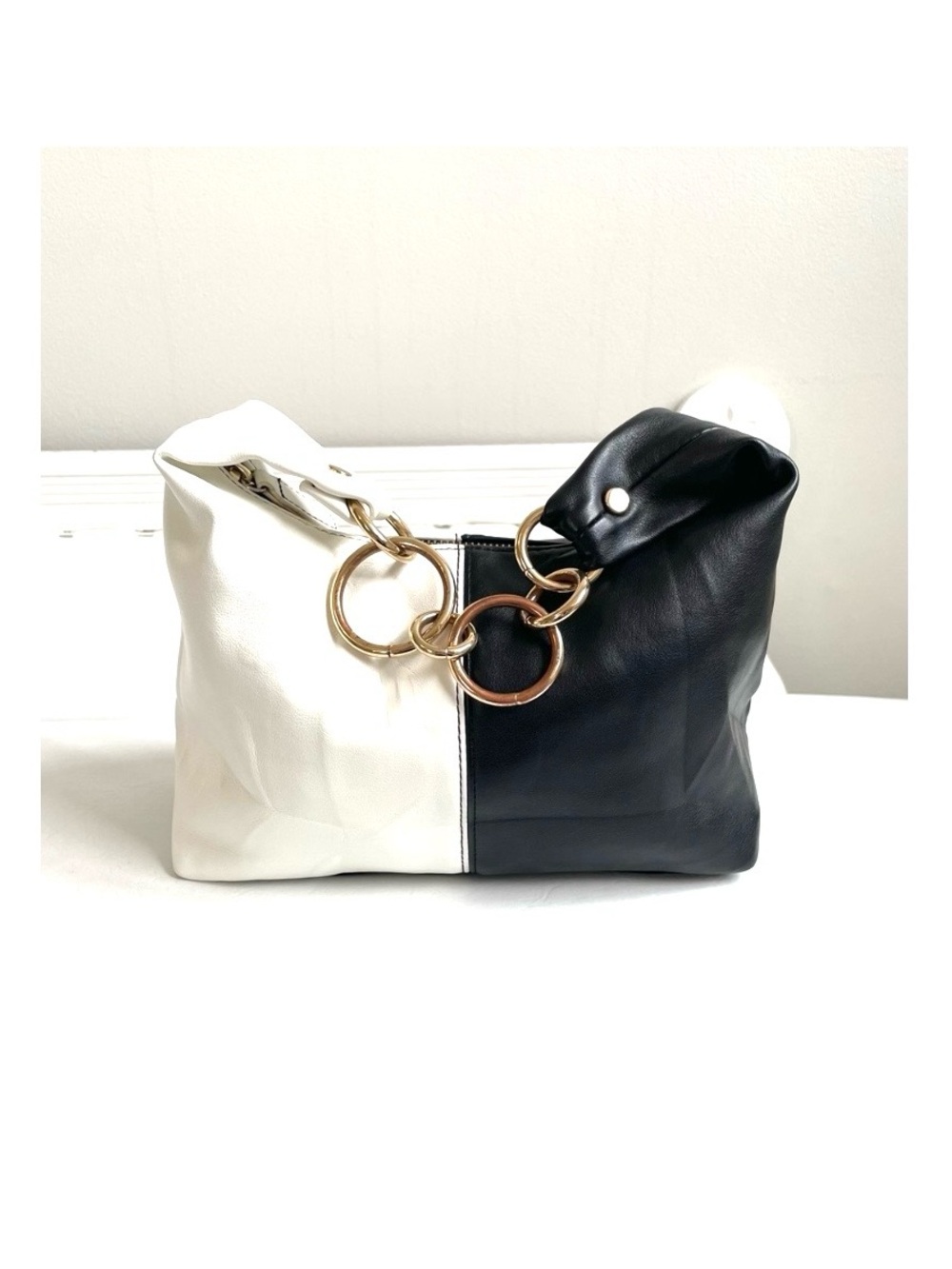 BLACK WHITE COLOUR BLOCK HOBO BAG TOTE ZIPPER GOLD METAL CHUNKY CHAIN STRAP